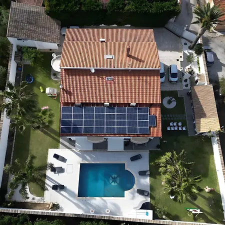 Dalia Con Piscina Villa