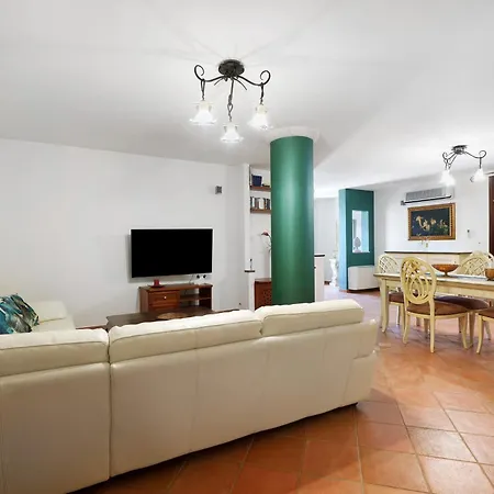 Villa Dalia Con Piscina